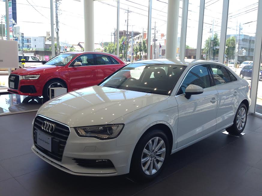 A3Sedan 横 天白.jpg