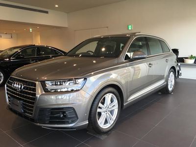 新型Q7斜め.jpg